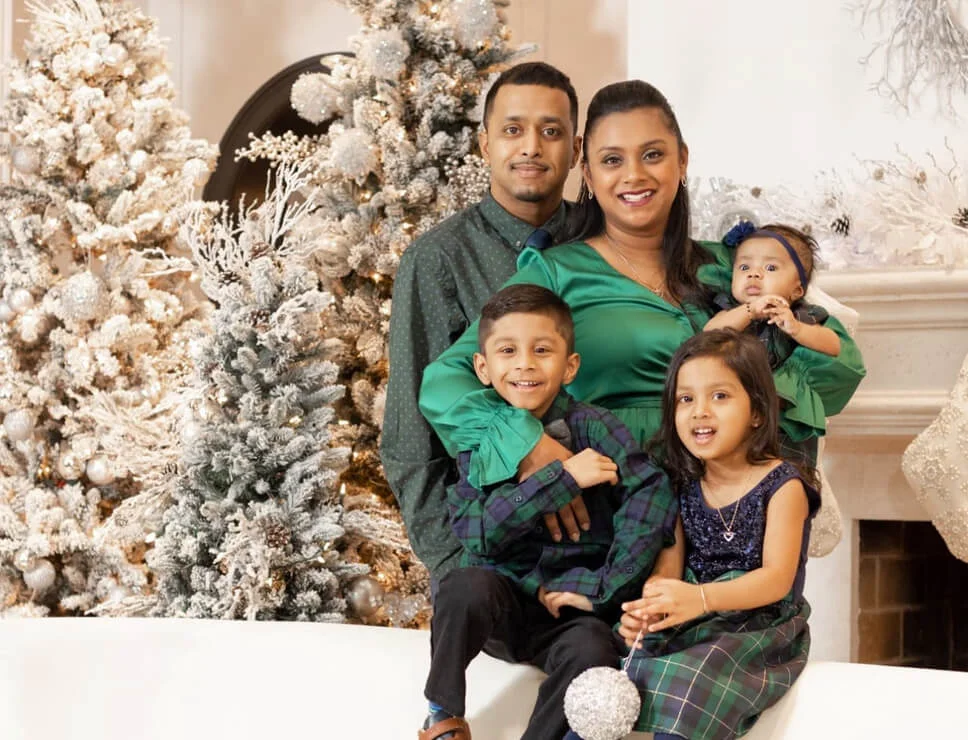17. Green and Navy Christmas Outfits