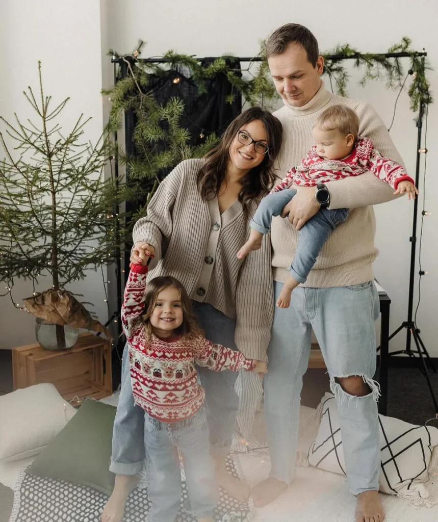 2. Cozy Knit Christmas Look