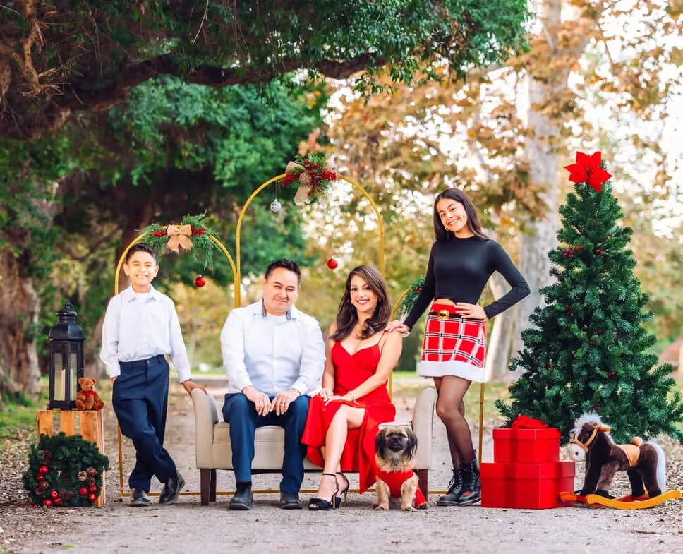 22. Classic Red and Black Christmas Style