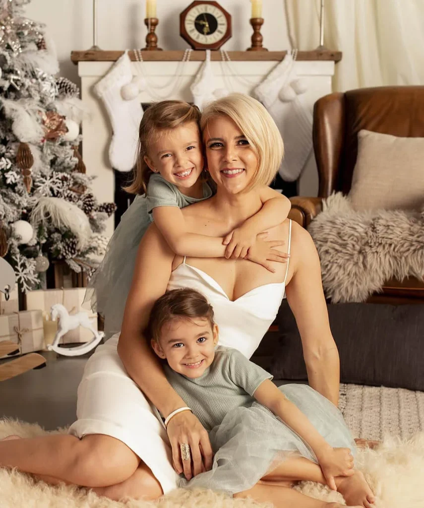 24. Soft Pastel Christmas Outfits