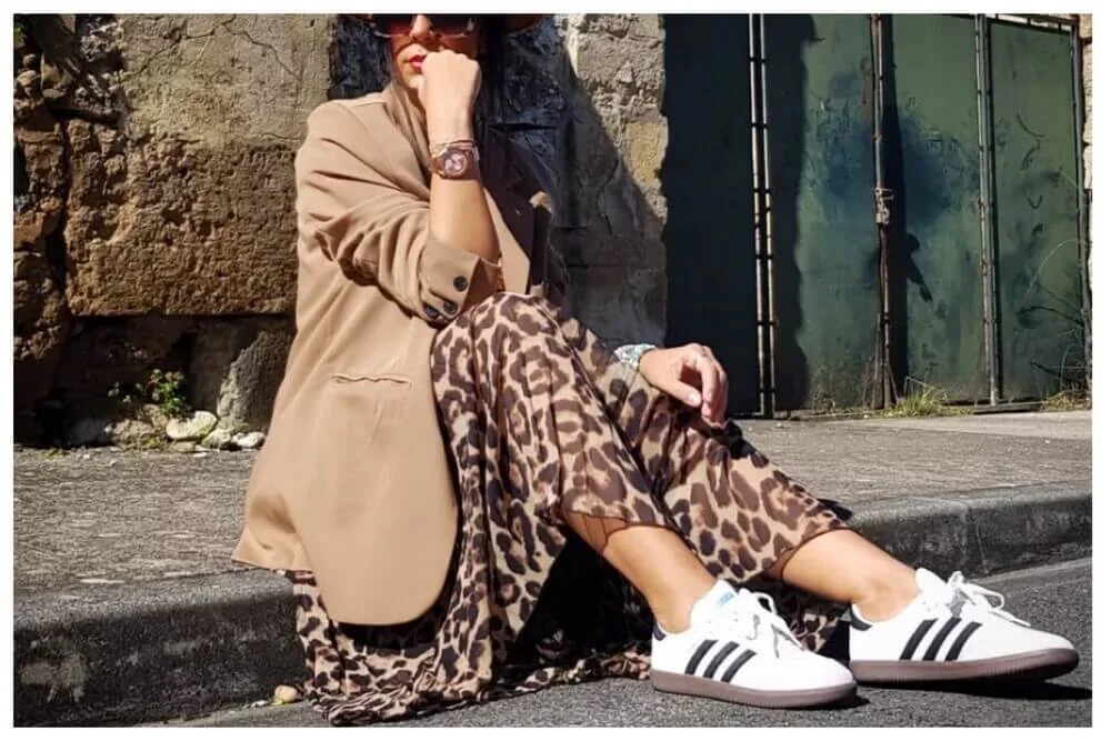 32 Sneaker Outfit Ideas to Make Your Everyday Style Cooler