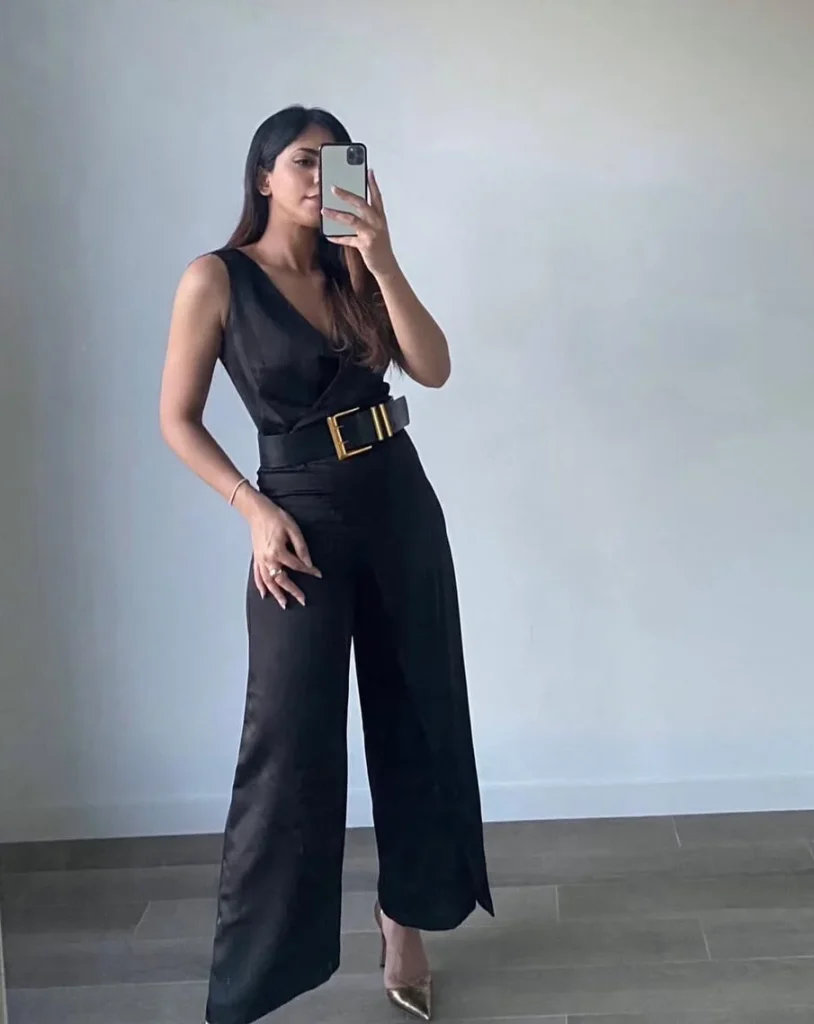 5. Statement Belts That Transform Simple Outfits
